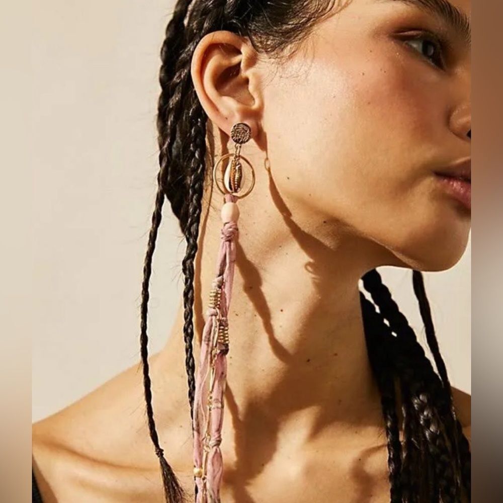 Free People Bridge Dangle Earrings Jewelry Gold-Tone Beaded Cowrie Shell - Picture 2 of 9